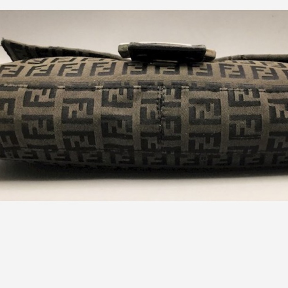 Authentic Fendi Side bag - Picture 6 of 13